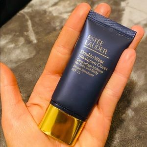 Este lauder BEST FULL COVERAGE EVER !!!!